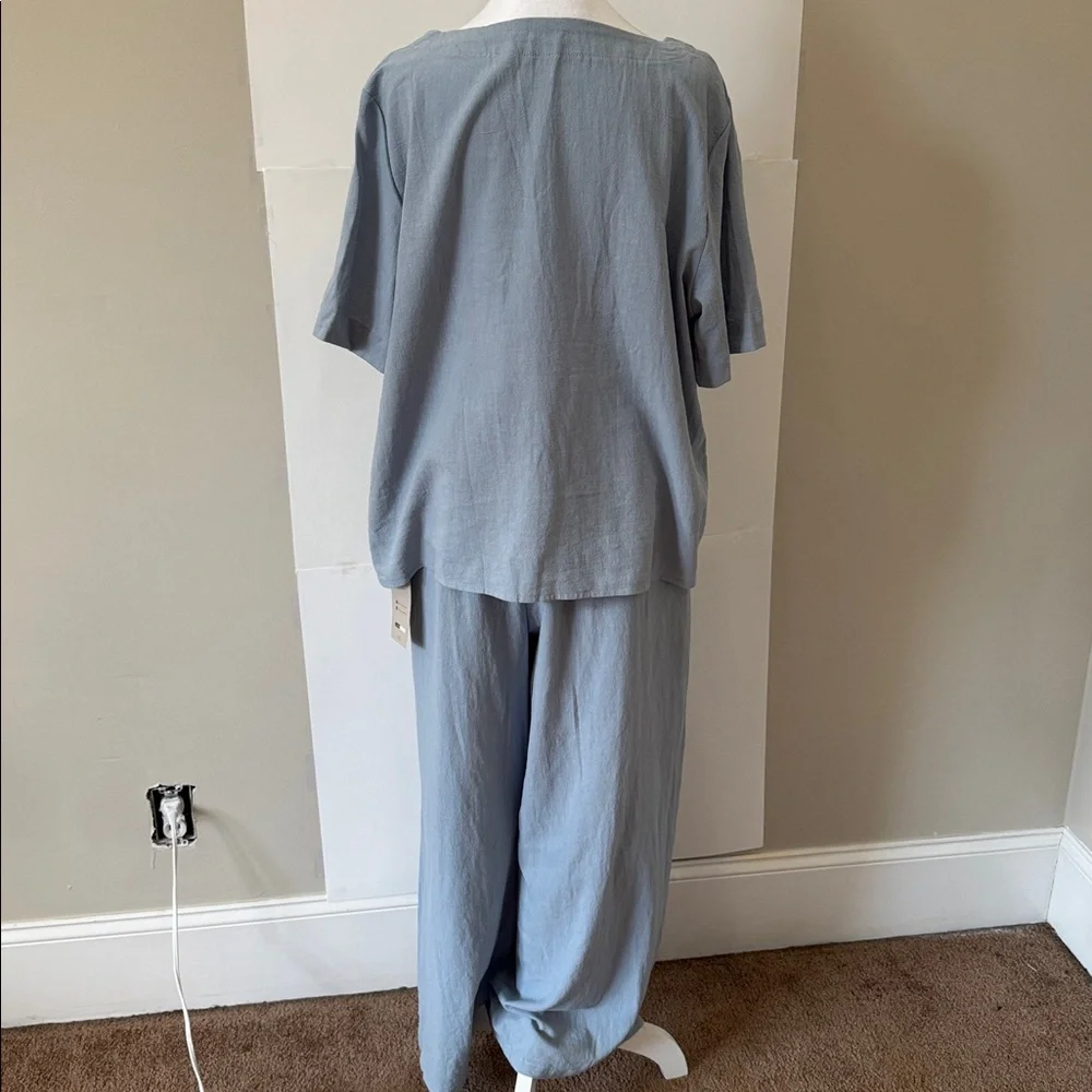 NWT light blue cotton wide leg flowy pants and blouse set with button detail - Picture 6 of 7